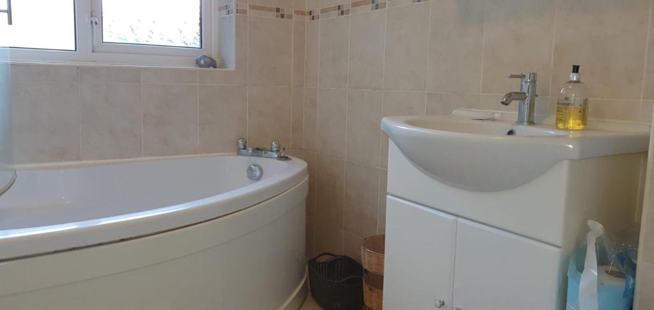 2 Bed Semi-Detached House Villa Poole Ngoại thất bức ảnh